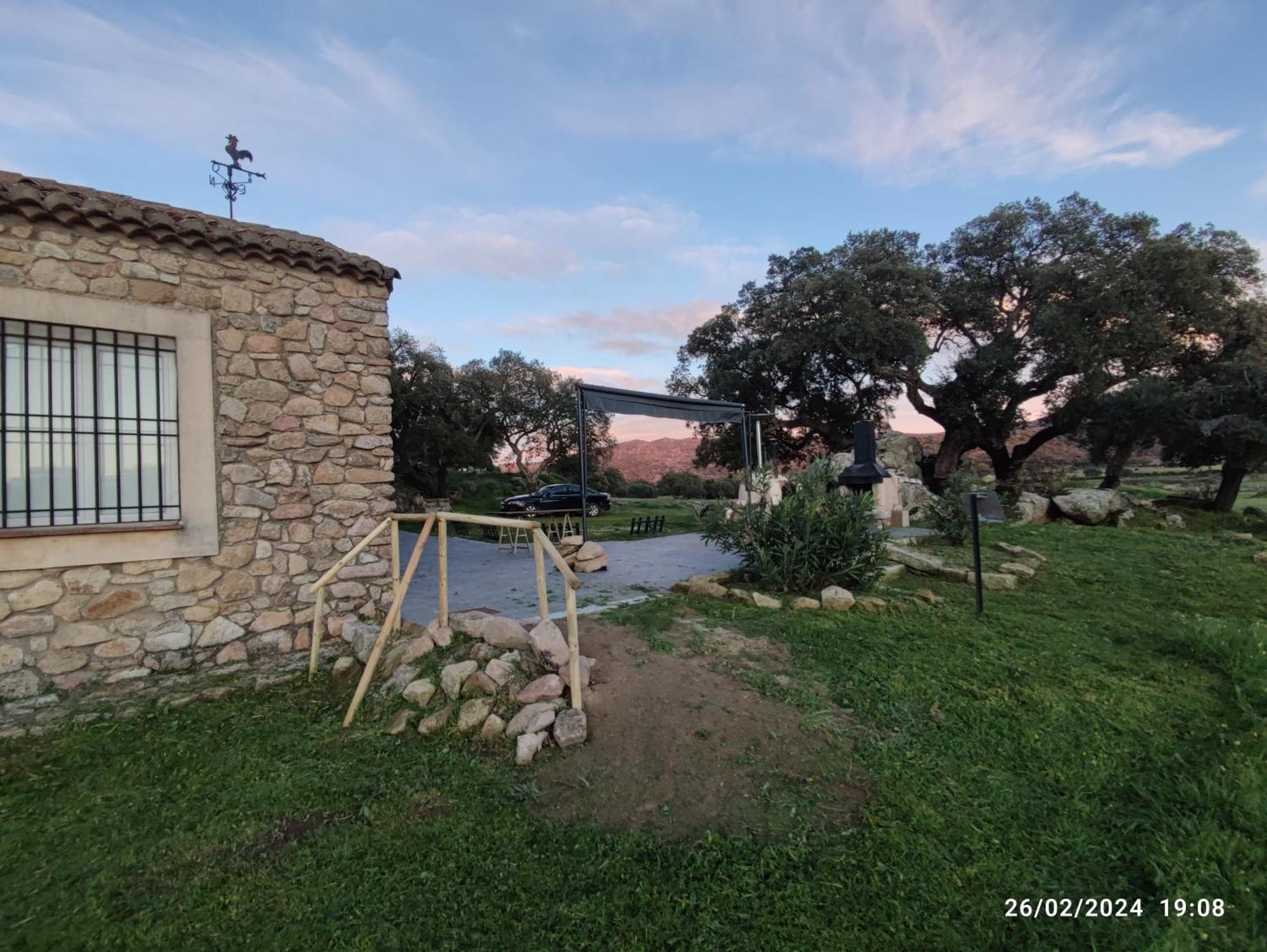 Rucanon 2 La Casa Del Campo 4 Estrellas, Piscina Y Golf Монтанчес Екстер'єр фото